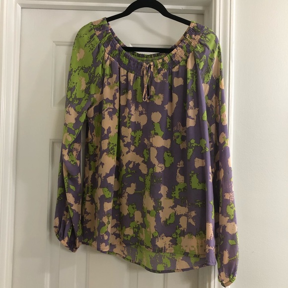 Anthropologie Tops - Silk pattern blouse